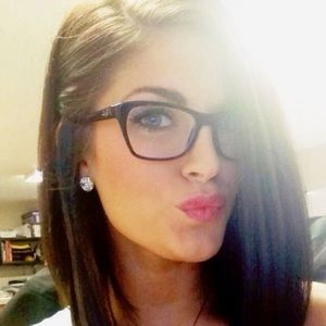 Meet your Posher, Alisa